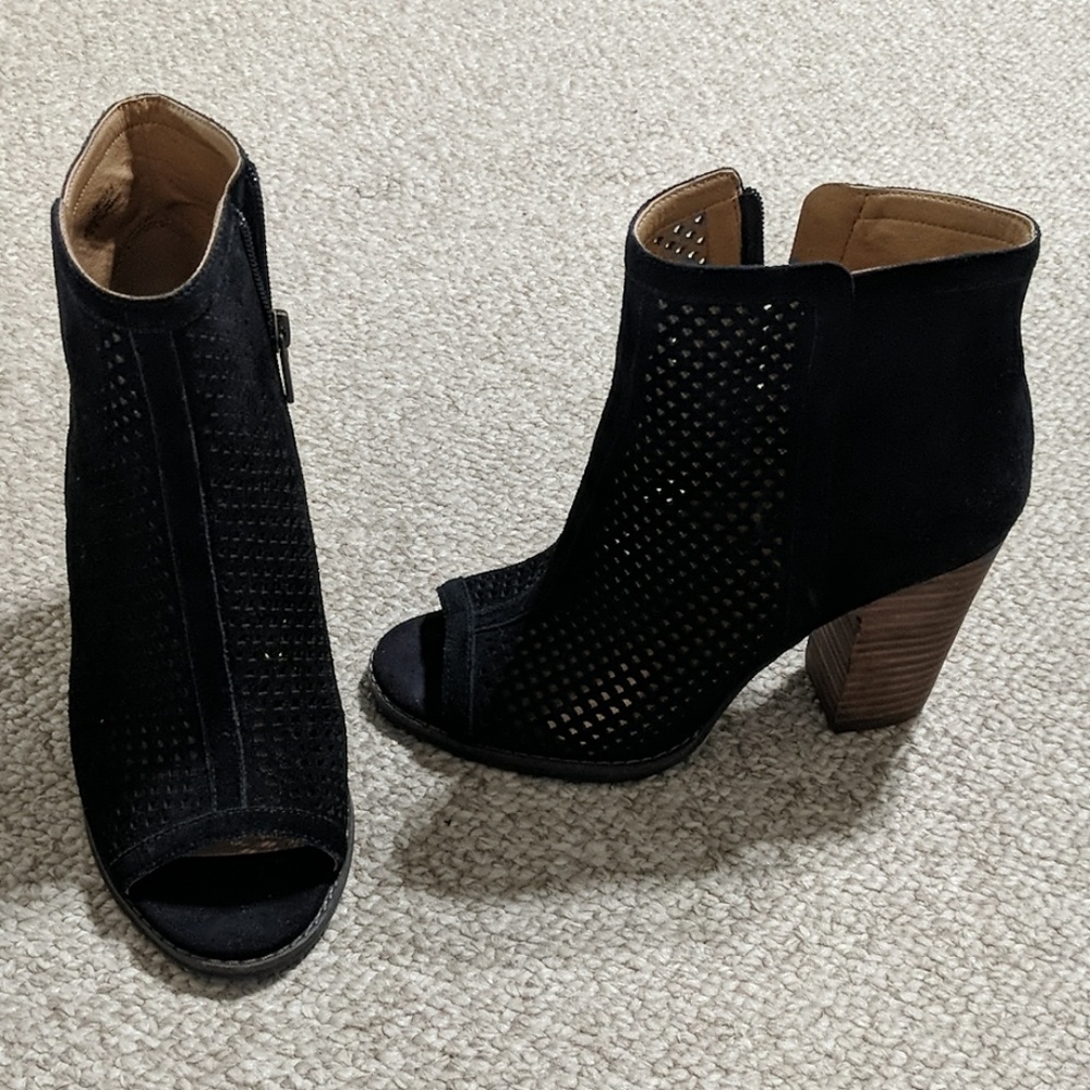 Lucky brand booties 7.5